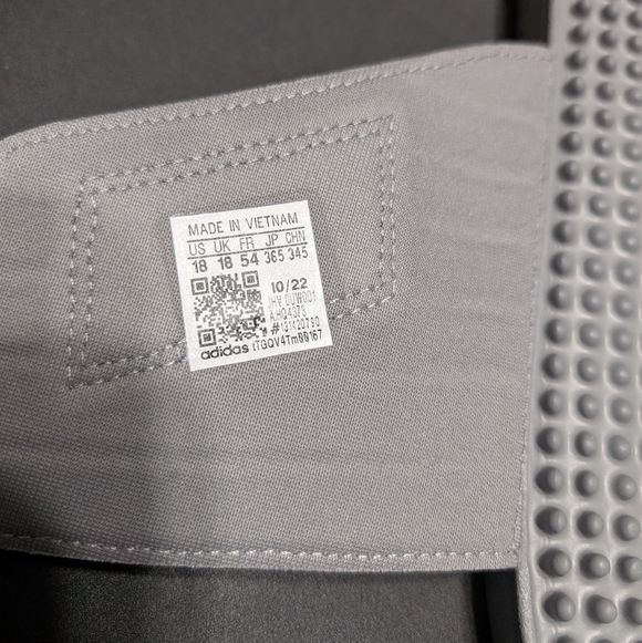 Adidas Gray Adissage 3 Stripe Slide Sandals Size 18 NWT - Picture 4 of 6